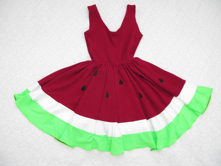 http://www.newyorkcouture.net/sold/2013saleknitwatermelondressc.jpg