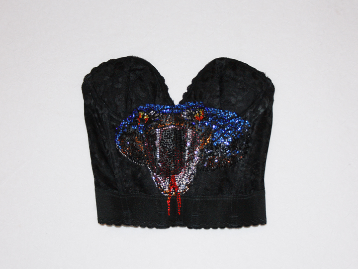 http://www.newyorkcouture.net/sold/blksnakesamplebustier1.jpg